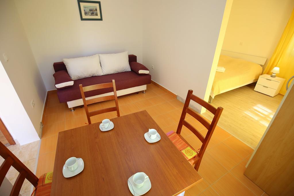 Holiday Home Zemljak Sukošan Buitenkant foto