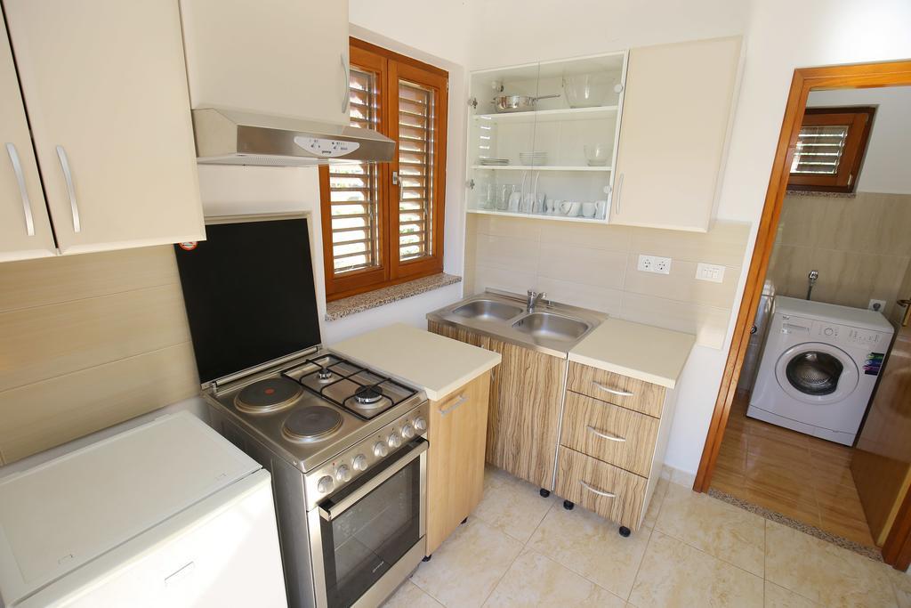 Holiday Home Zemljak Sukošan Buitenkant foto