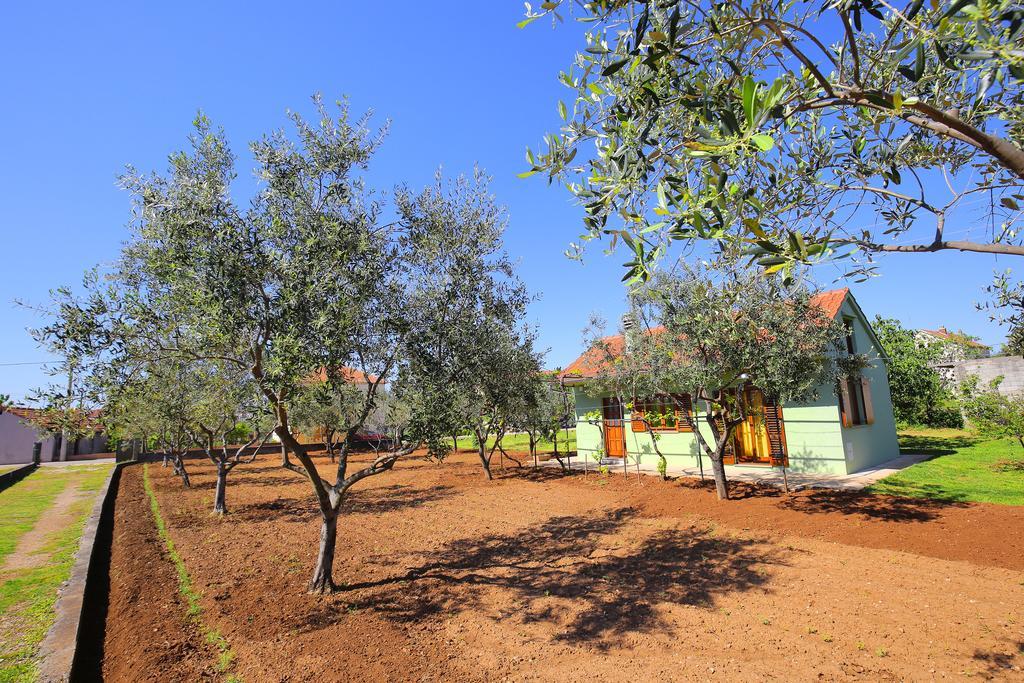 Holiday Home Zemljak Sukošan Buitenkant foto
