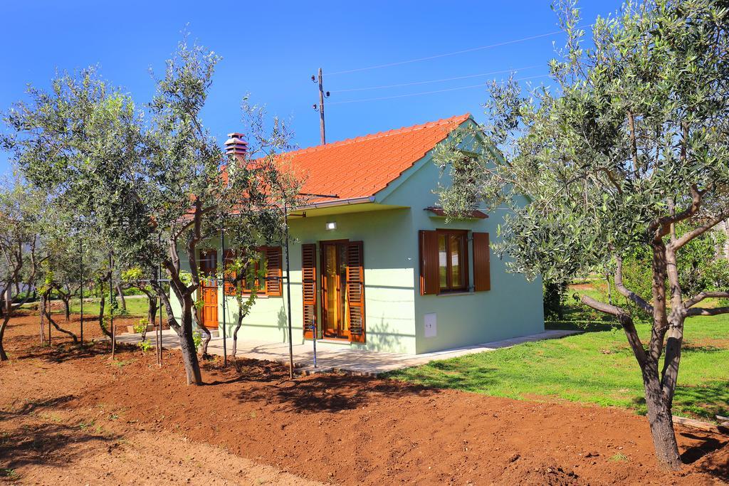 Holiday Home Zemljak Sukošan Buitenkant foto