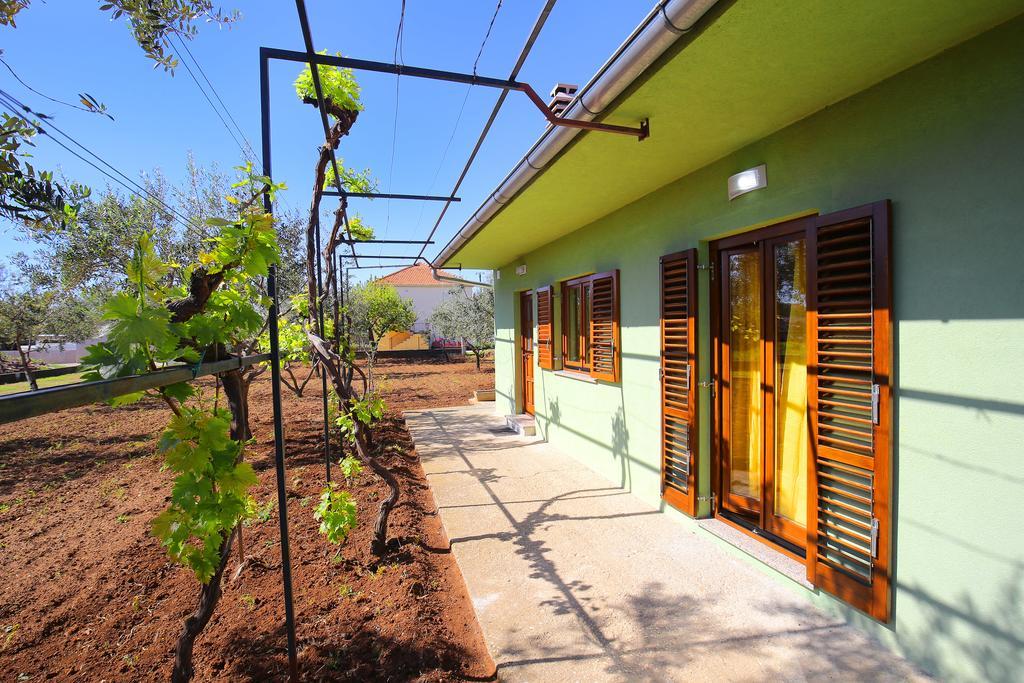 Holiday Home Zemljak Sukošan Buitenkant foto