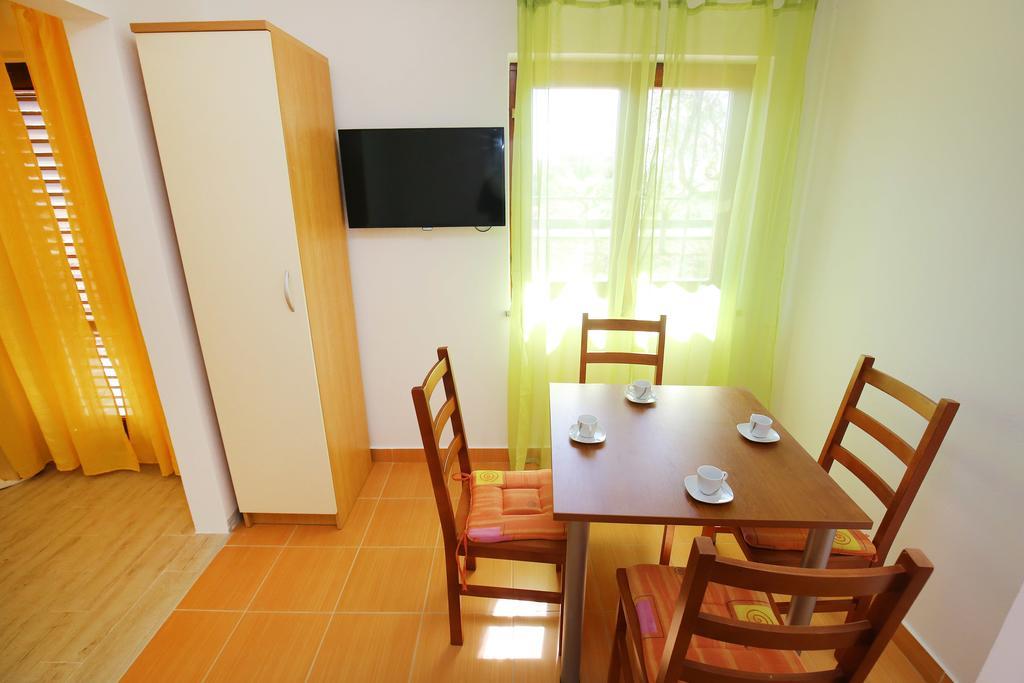 Holiday Home Zemljak Sukošan Buitenkant foto